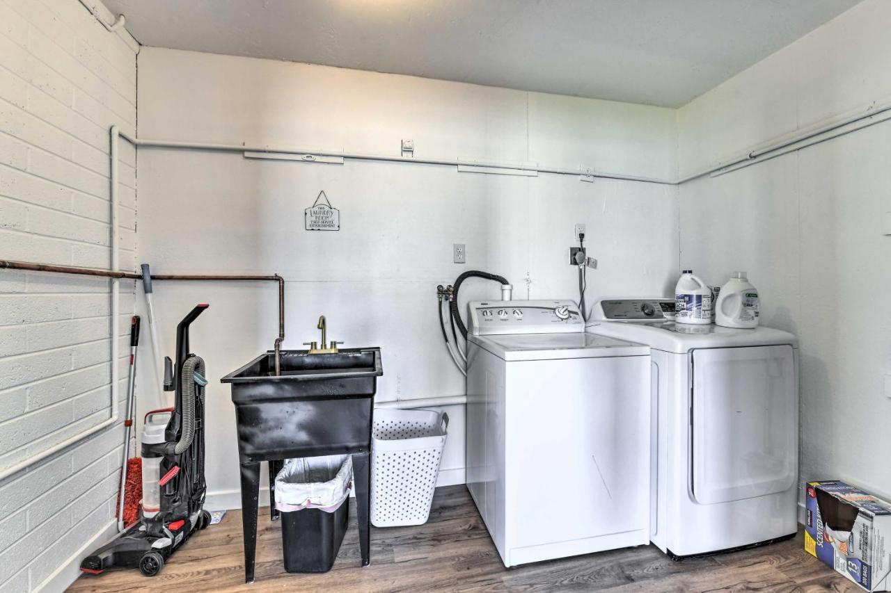 Downtown Gilbert Home With Fenced Yard And Fire Pit! Exterior photo