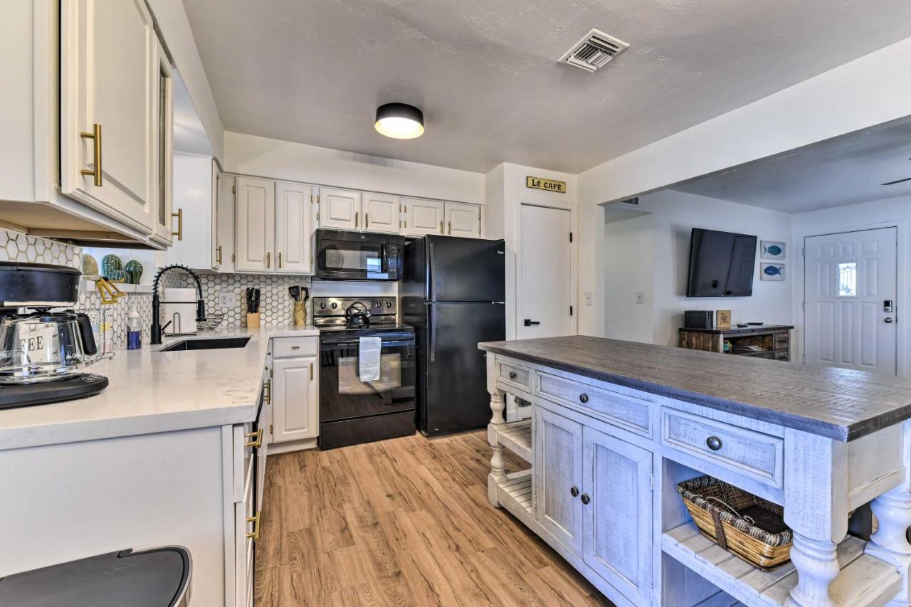 Downtown Gilbert Home With Fenced Yard And Fire Pit! Exterior photo